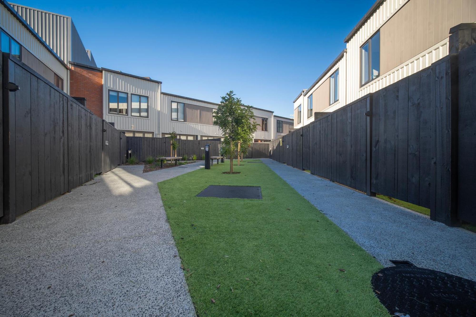 Modern Townhouse Close To City With Full Kitchen - Ellerslie Auckland Exterior photo